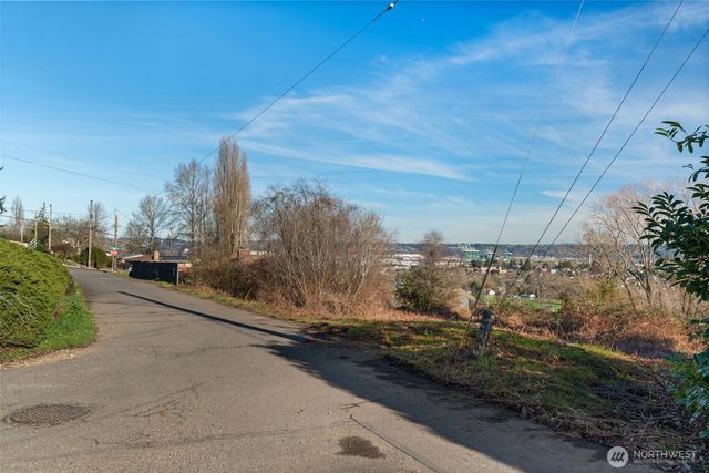 3561 E N Street, Tacoma, WA 98404