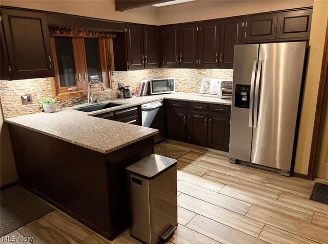 2166 Dow Drive, Akron, OH 44313