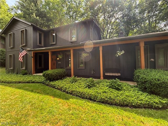 2166 Dow Drive, Akron, OH 44313