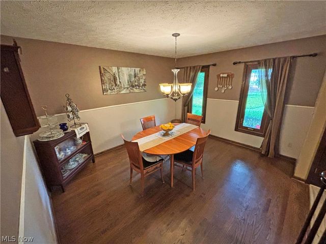 2166 Dow Drive, Akron, OH 44313