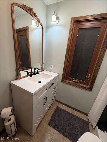 2166 Dow Drive, Akron, OH 44313
