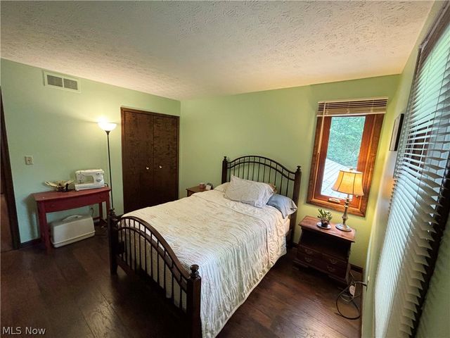 2166 Dow Drive, Akron, OH 44313