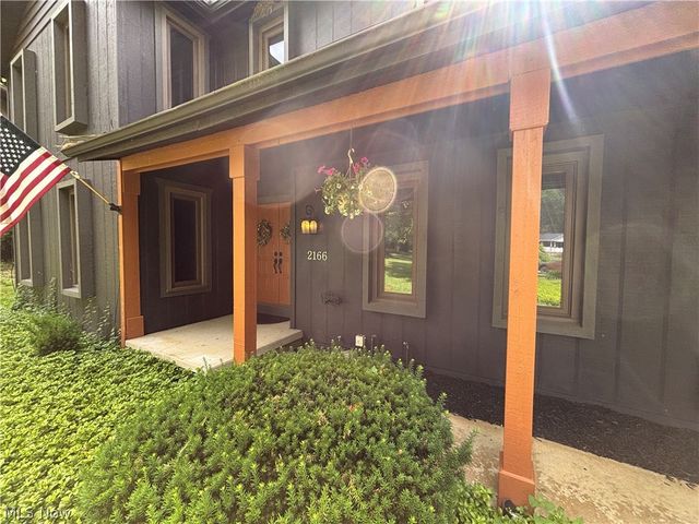 2166 Dow Drive, Akron, OH 44313