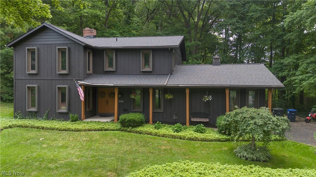2166 Dow Drive, Akron, OH 44313