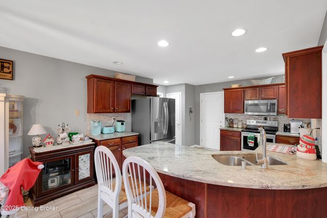 10600 Hickory Grove Dr, Louisville, KY 40291