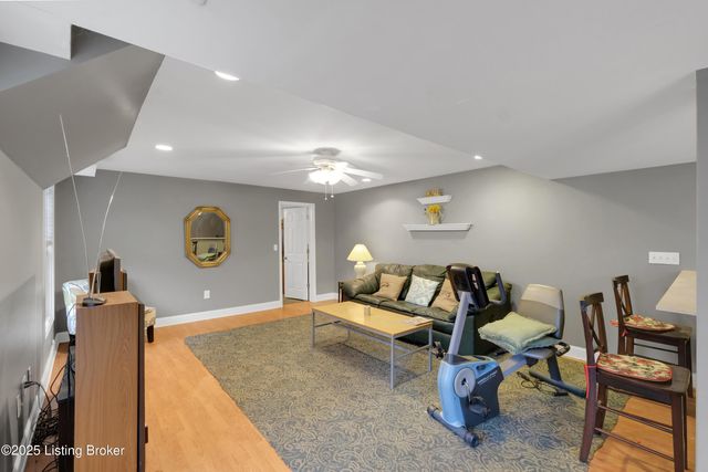 10600 Hickory Grove Dr, Louisville, KY 40291