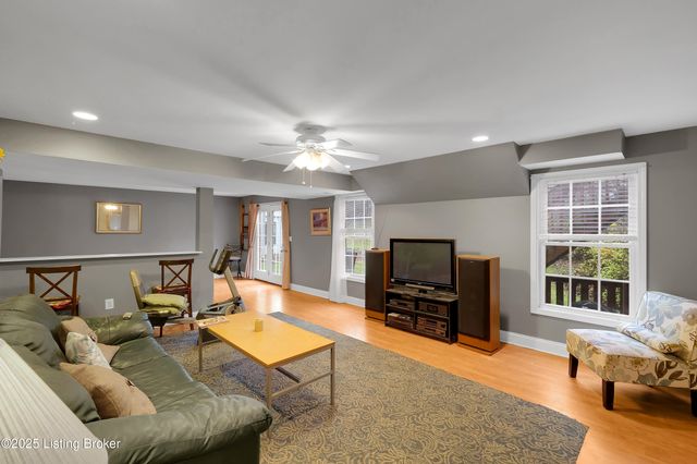 10600 Hickory Grove Dr, Louisville, KY 40291