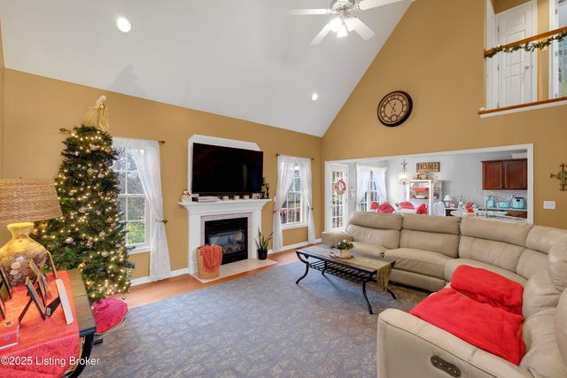 10600 Hickory Grove Dr, Louisville, KY 40291