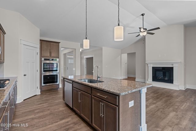 261 Twisted Pine Drive, Aberdeen, NC 28315