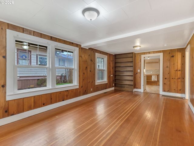 809 GLASGOW Ave, Astoria, OR 97103