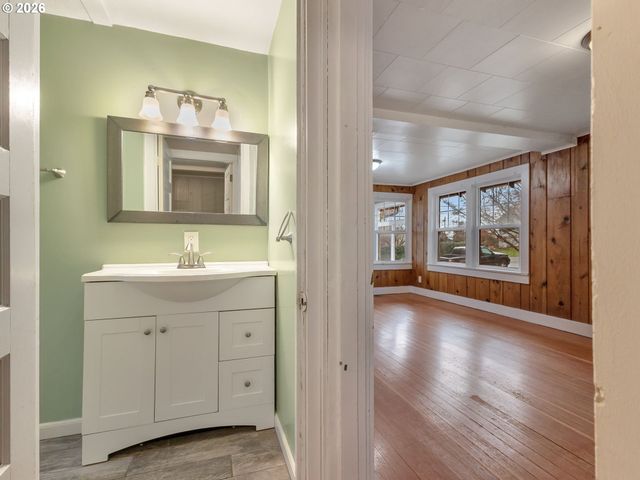 809 GLASGOW Ave, Astoria, OR 97103