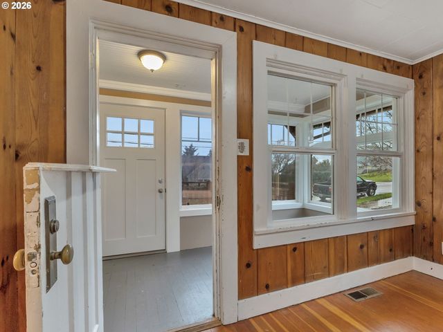 809 GLASGOW Ave, Astoria, OR 97103