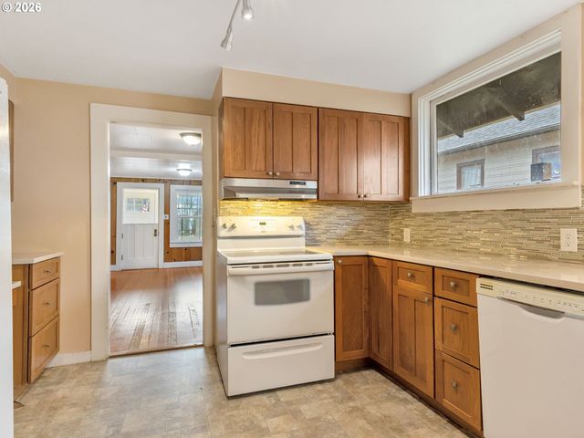 809 GLASGOW Ave, Astoria, OR 97103