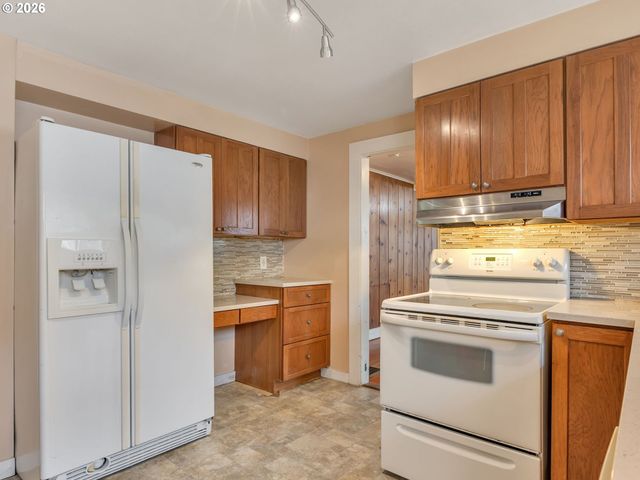 809 GLASGOW Ave, Astoria, OR 97103