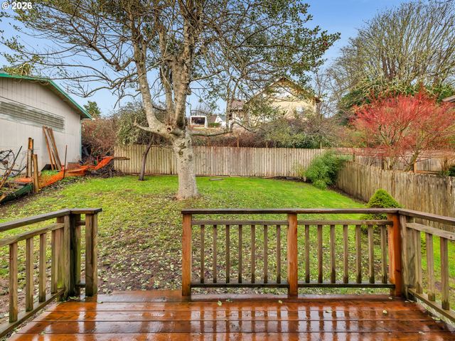 809 GLASGOW Ave, Astoria, OR 97103