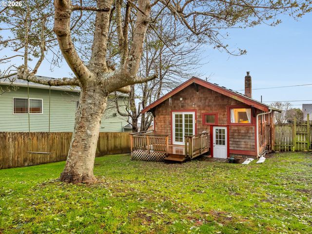 809 GLASGOW Ave, Astoria, OR 97103