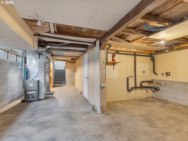 809 GLASGOW Ave, Astoria, OR 97103