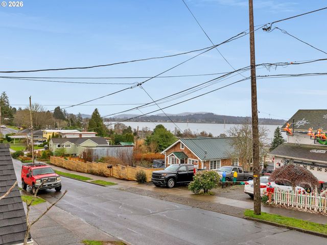 809 GLASGOW Ave, Astoria, OR 97103