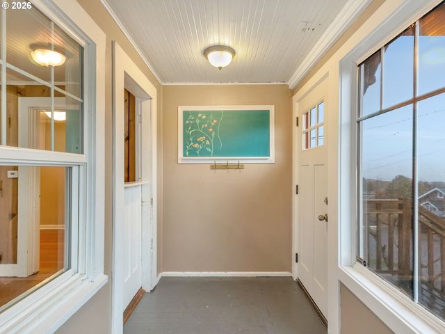 809 GLASGOW Ave, Astoria, OR 97103