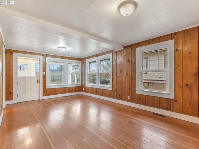 809 GLASGOW Ave, Astoria, OR 97103