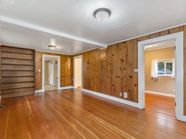 809 GLASGOW Ave, Astoria, OR 97103