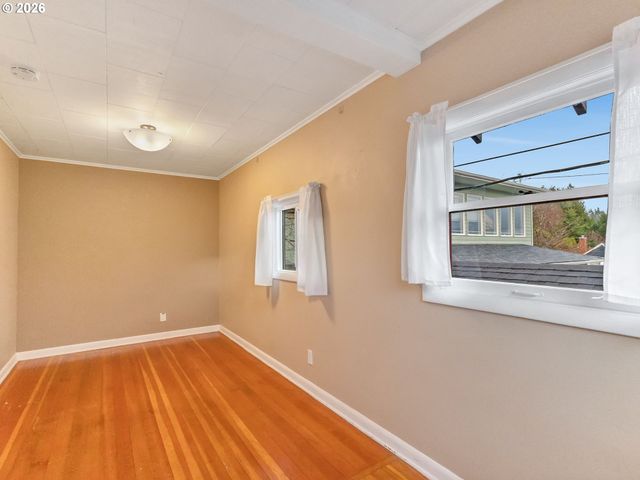 809 GLASGOW Ave, Astoria, OR 97103