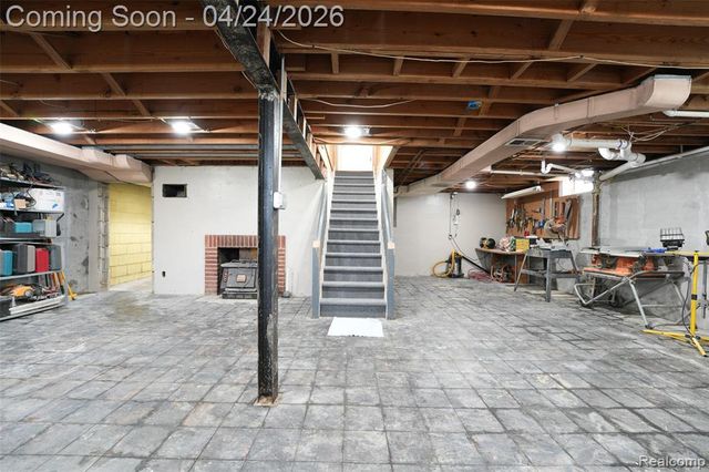 19150 Rainbow Drive, Lathrup Village, MI 48076