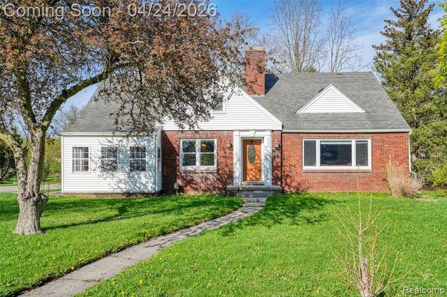 19150 Rainbow Drive, Lathrup Village, MI 48076