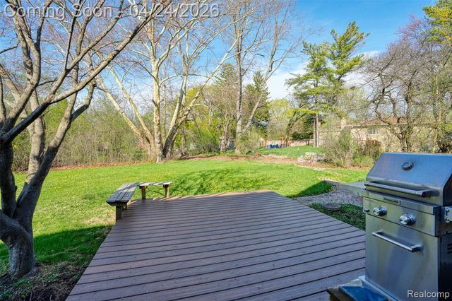 19150 Rainbow Drive, Lathrup Village, MI 48076