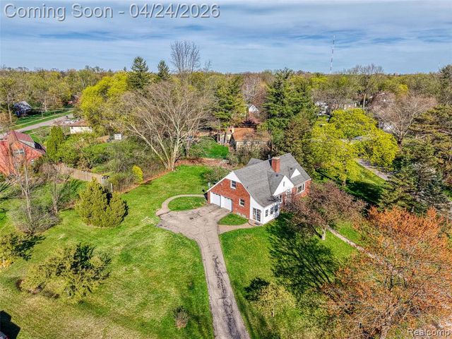 19150 Rainbow Drive, Lathrup Village, MI 48076