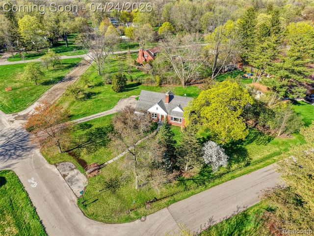 19150 Rainbow Drive, Lathrup Village, MI 48076
