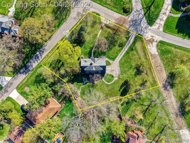 19150 Rainbow Drive, Lathrup Village, MI 48076