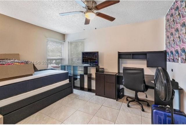 281 SW 83rd Ave, North Lauderdale, FL 33068