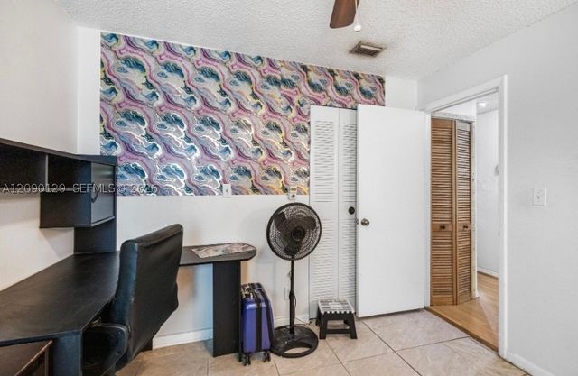 281 SW 83rd Ave, North Lauderdale, FL 33068