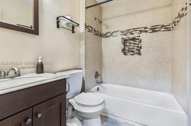 281 SW 83rd Ave, North Lauderdale, FL 33068