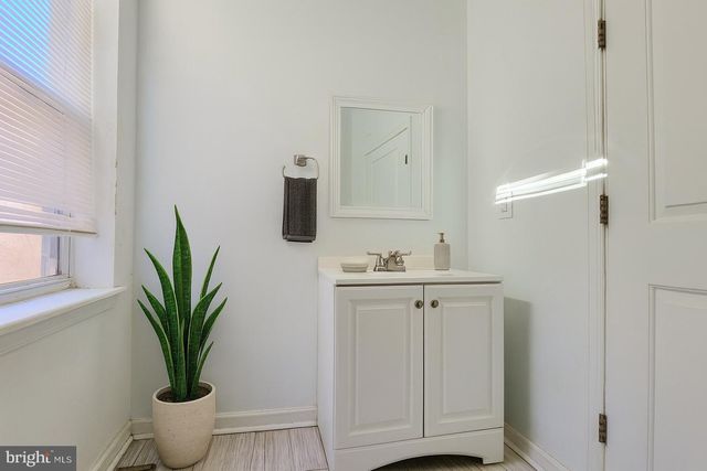 2420 N 15TH ST, Philadelphia, PA 19132