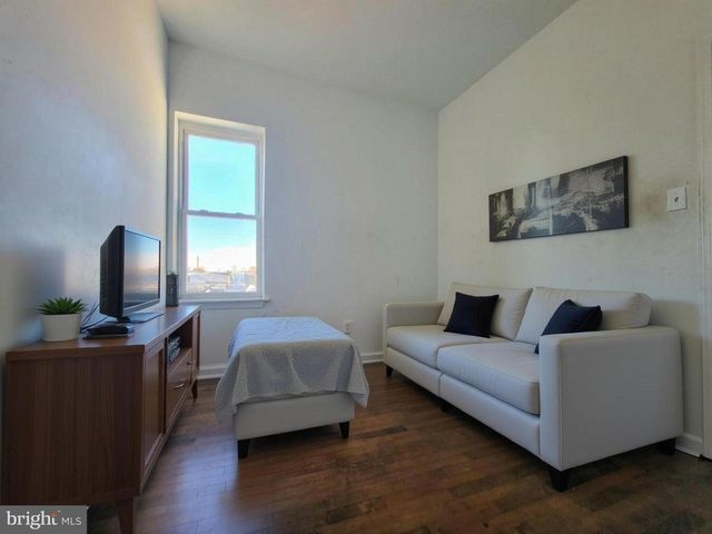 2420 N 15TH ST, Philadelphia, PA 19132