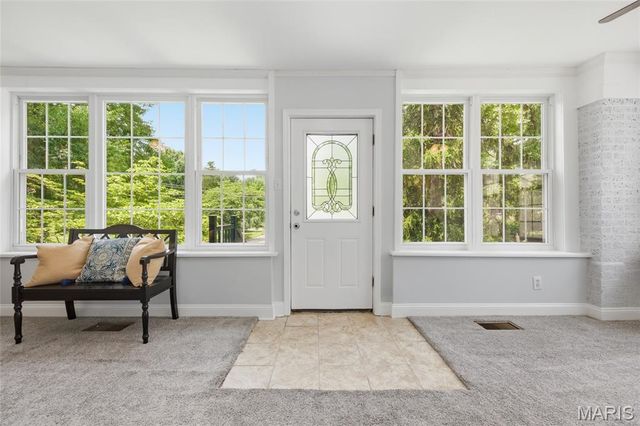 7385 Arlington Drive, St Louis, MO 63117