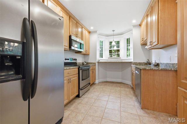 7385 Arlington Drive, St Louis, MO 63117