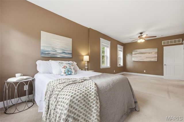 7385 Arlington Drive, St Louis, MO 63117