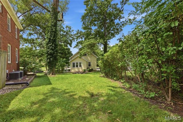 7385 Arlington Drive, St Louis, MO 63117