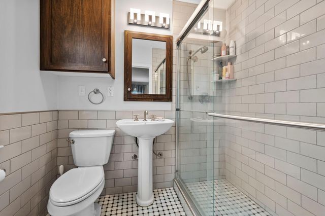 5325 Upton Avenue S, Minneapolis, MN 55410