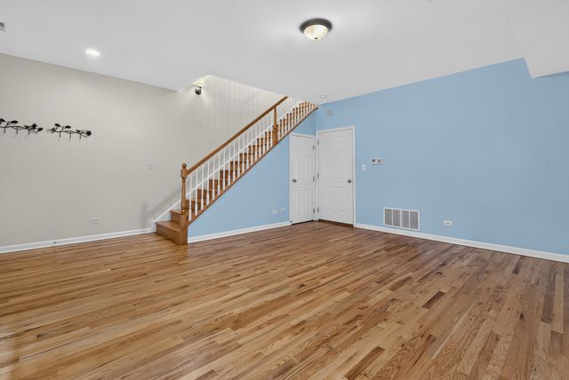 1027 Lincoln Trail, Oak Park, IL 60302