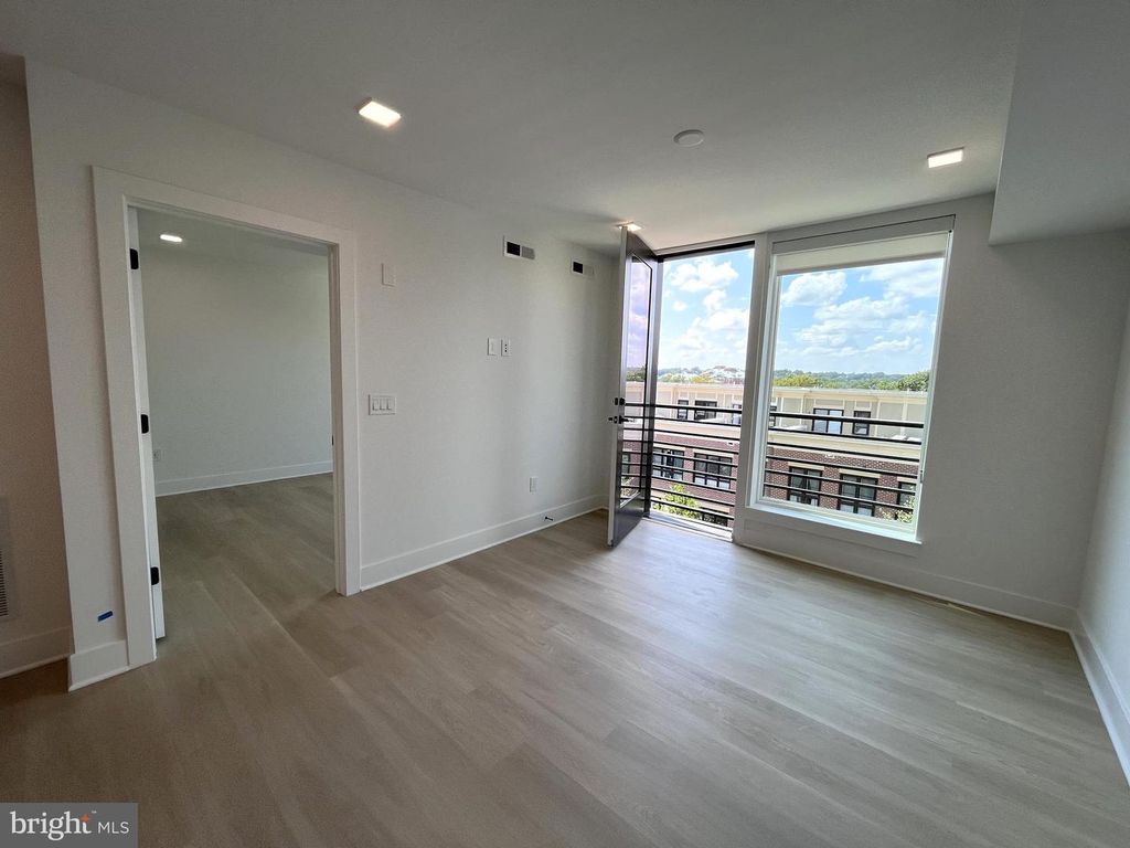 701 N HENRY ST #506, Alexandria, VA 22314