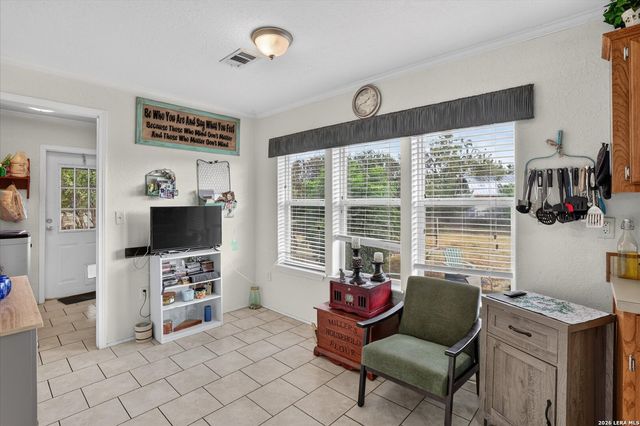 433 County Road 4511, Hondo, TX 78861