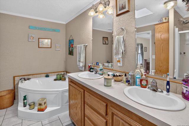 433 County Road 4511, Hondo, TX 78861