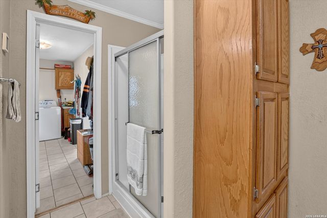 433 County Road 4511, Hondo, TX 78861