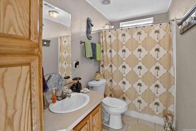 433 County Road 4511, Hondo, TX 78861