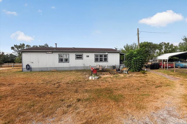 433 County Road 4511, Hondo, TX 78861