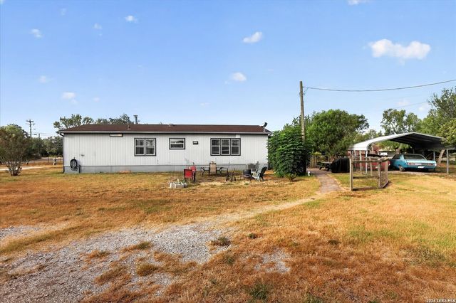 433 County Road 4511, Hondo, TX 78861